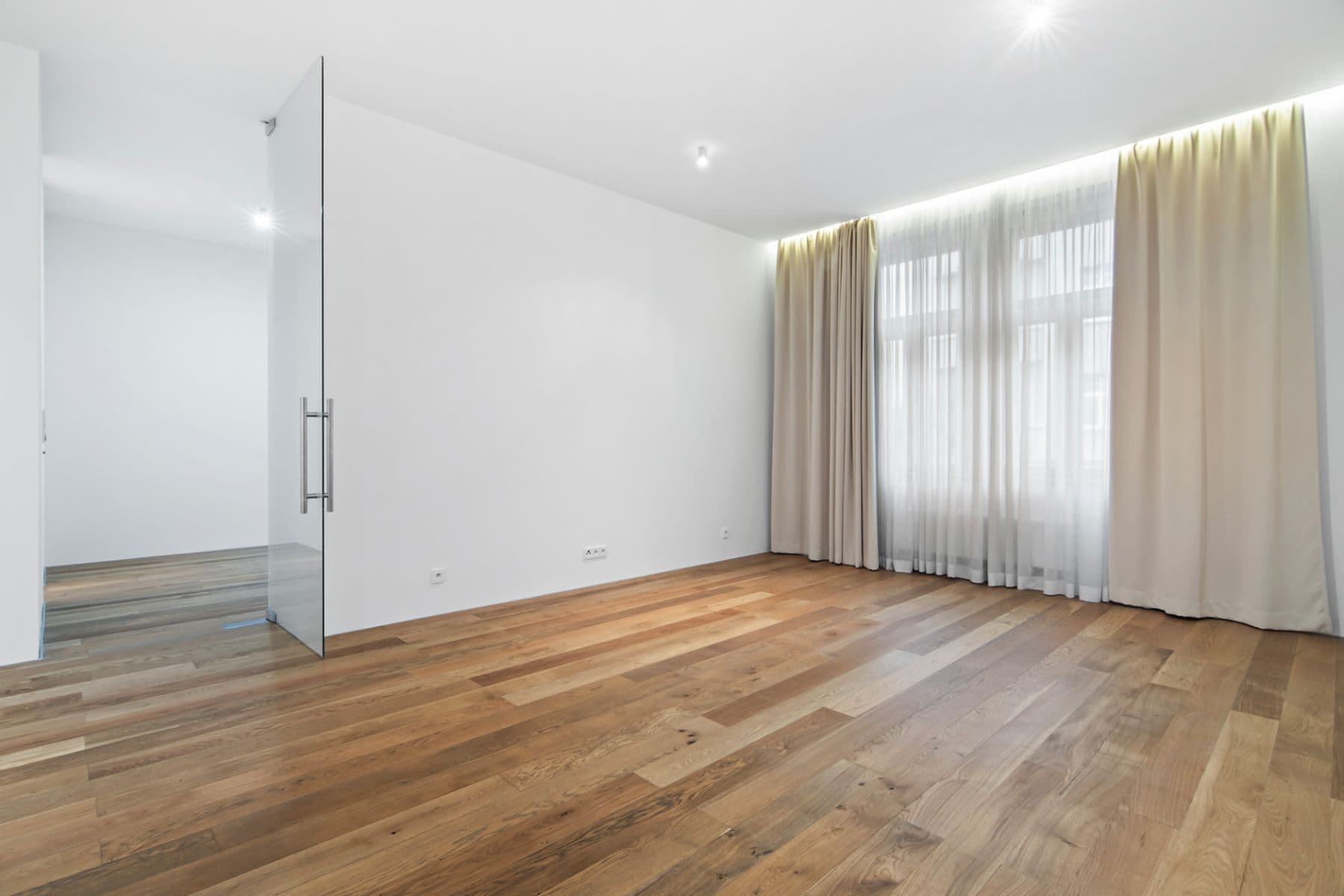 2 bedroom with open-plan kitchen flat to rent, 109 m², Laubova, Prague, Prague 2 bedroom with open-plan kitchen flat to rent, 109 m², Laubova, Prague, Prague