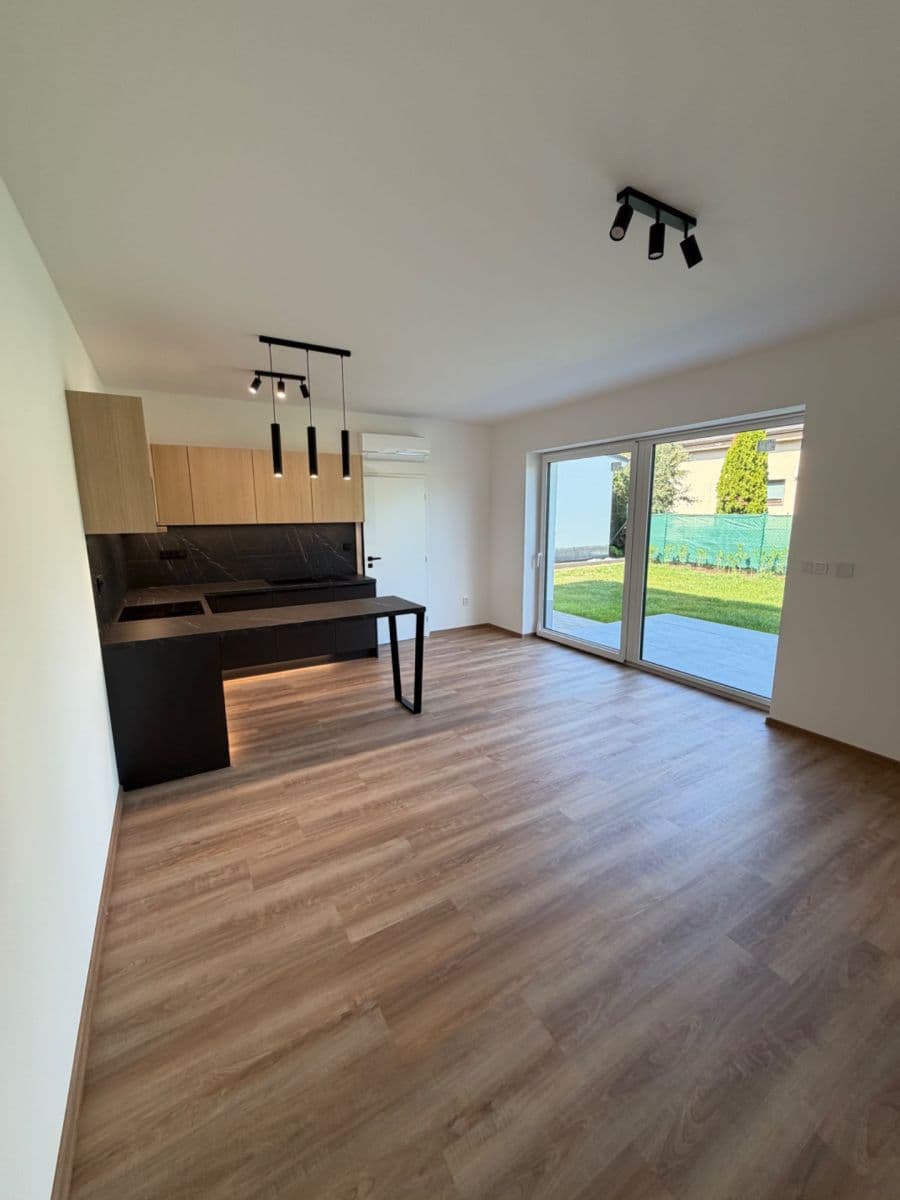 1 bedroom with open-plan kitchen flat to rent, 45 m², Olšavní, Kunovice, Zlínský Region 1 bedroom with open-plan kitchen flat to rent, 45 m², Olšavní, Kunovice, Zlínský Region