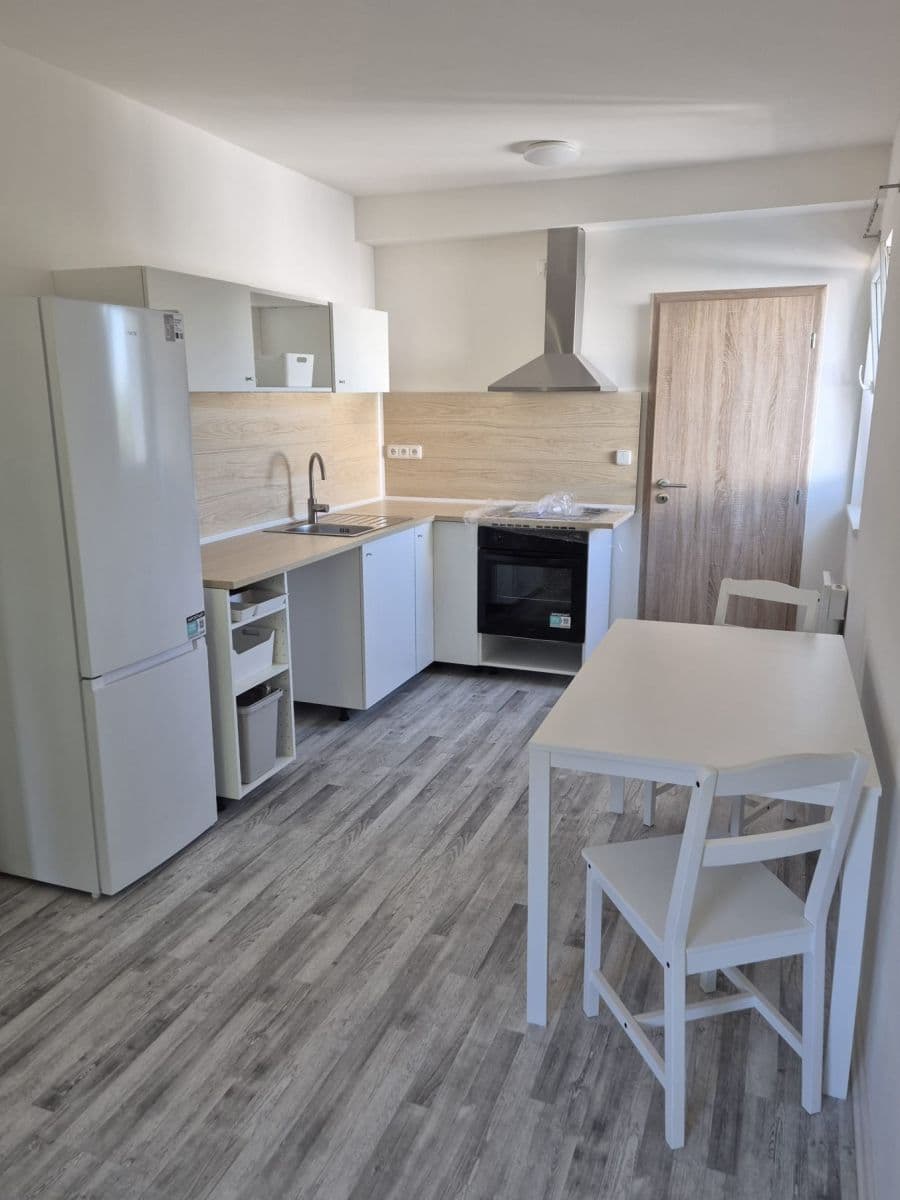 1 bedroom with open-plan kitchen flat to rent, 41 m², Kladenská, Hostouň, Středočeský Region 1 bedroom with open-plan kitchen flat to rent, 41 m², Kladenská, Hostouň, Středočeský Region