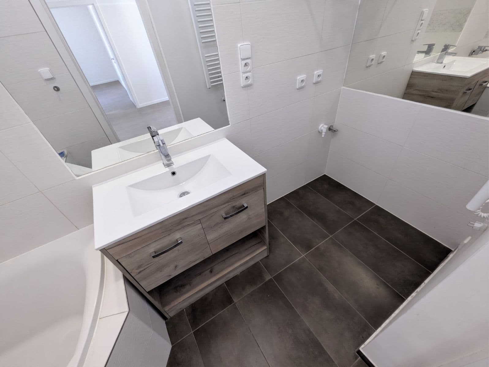 2 bedroom flat to rent, 77 m², Československé armády, Hradec Králové, Královéhradecký Region 2 bedroom flat to rent, 77 m², Československé armády, Hradec Králové, Královéhradecký Region