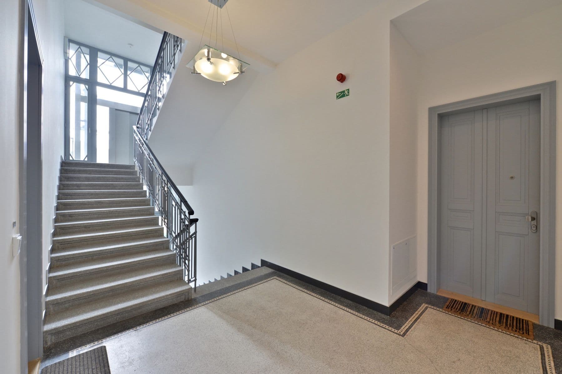 2 bedroom with open-plan kitchen flat to rent, 109 m², Laubova, Prague, Prague 2 bedroom with open-plan kitchen flat to rent, 109 m², Laubova, Prague, Prague