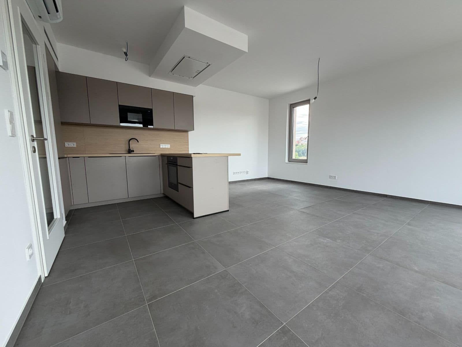3 bedroom with open-plan kitchen flat to rent, 86 m², Prague, Prague 3 bedroom with open-plan kitchen flat to rent, 86 m², Prague, Prague