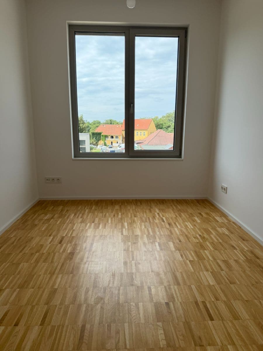 3 bedroom with open-plan kitchen flat to rent, 86 m², Prague, Prague 3 bedroom with open-plan kitchen flat to rent, 86 m², Prague, Prague