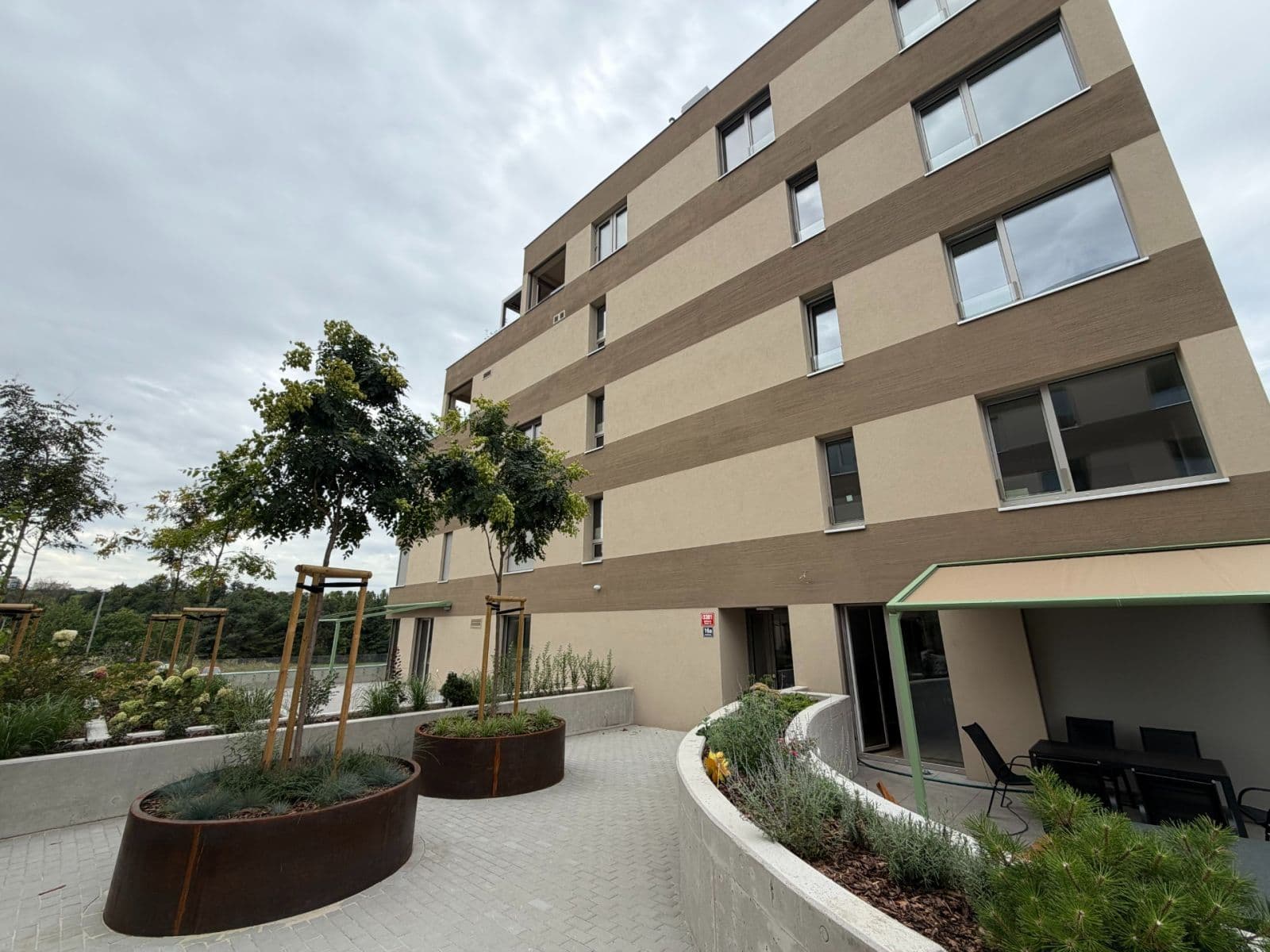 3 bedroom with open-plan kitchen flat to rent, 86 m², Prague, Prague 3 bedroom with open-plan kitchen flat to rent, 86 m², Prague, Prague