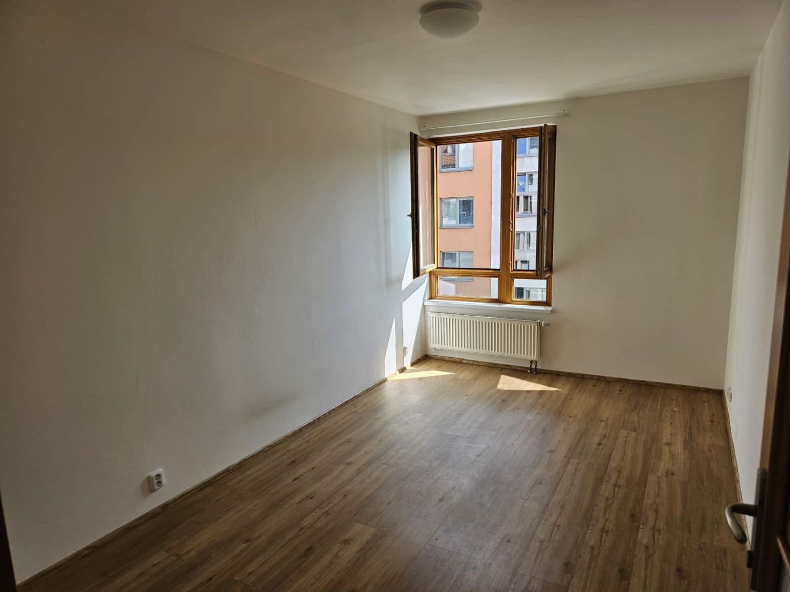 1 bedroom with open-plan kitchen flat to rent, 47 m², Rostovská, Prague, Prague 1 bedroom with open-plan kitchen flat to rent, 47 m², Rostovská, Prague, Prague