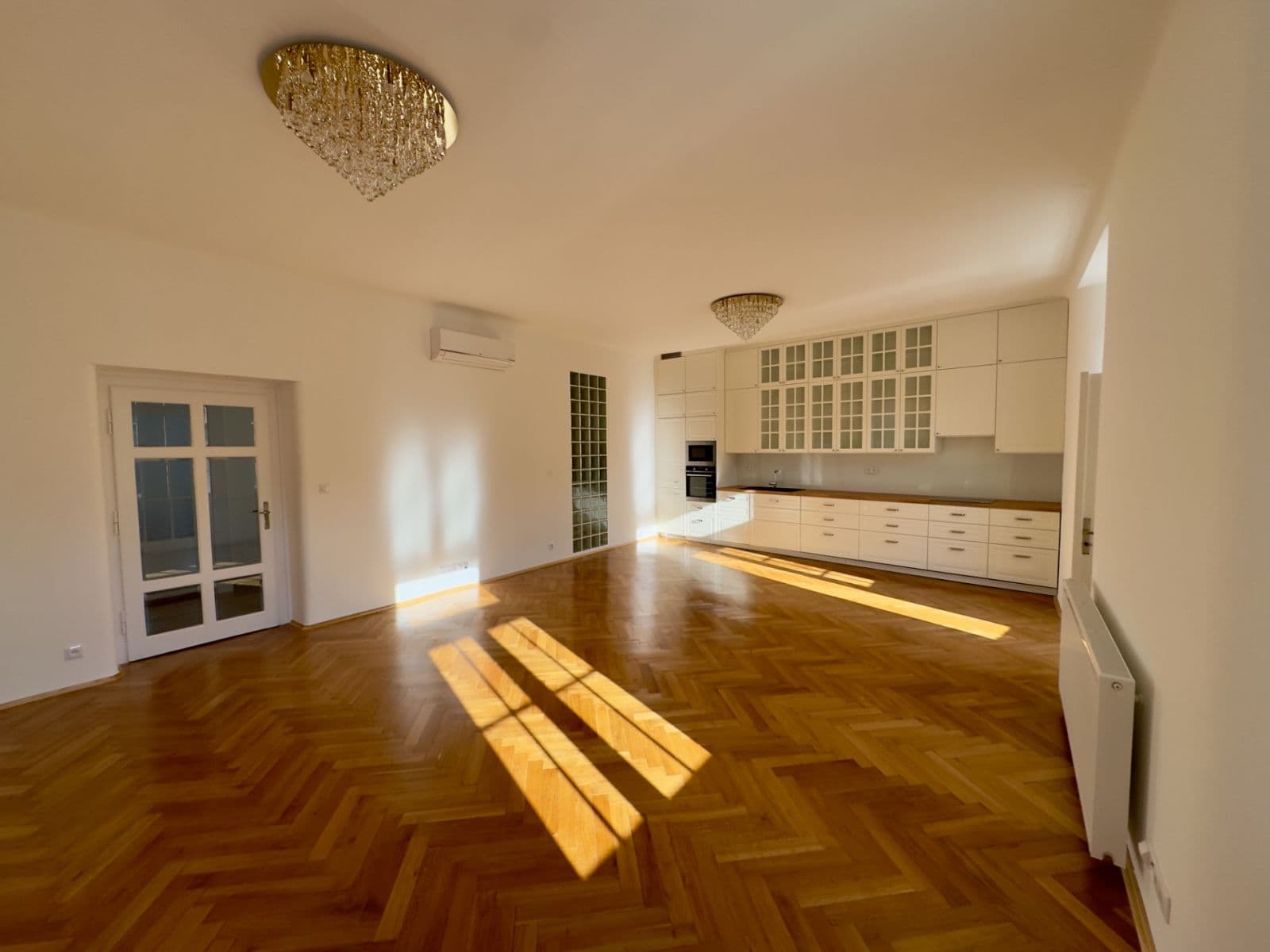 2 bedroom with open-plan kitchen flat to rent, 98 m², K Brusce, Prague, Prague 2 bedroom with open-plan kitchen flat to rent, 98 m², K Brusce, Prague, Prague
