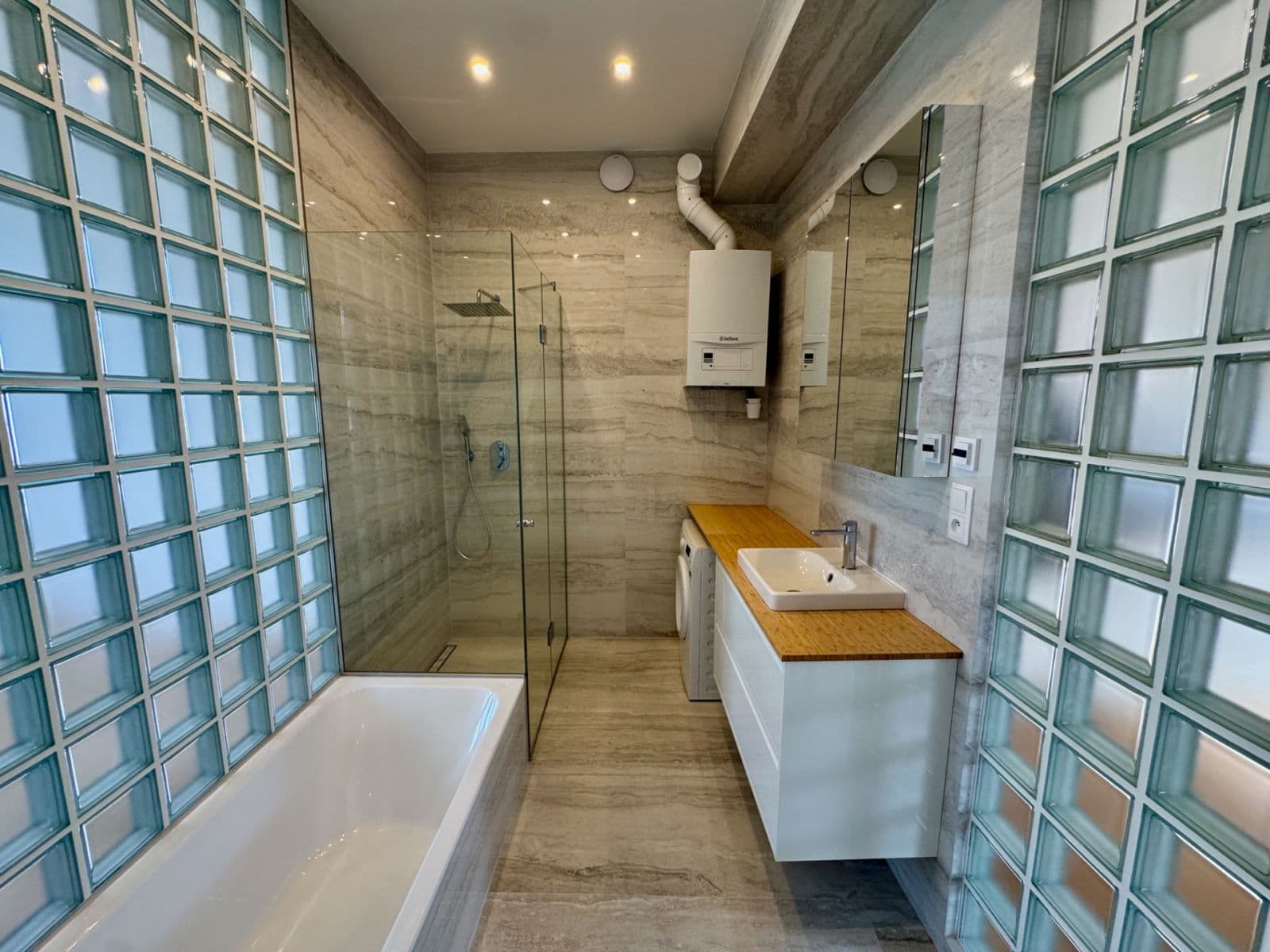 2 bedroom with open-plan kitchen flat to rent, 98 m², K Brusce, Prague, Prague 2 bedroom with open-plan kitchen flat to rent, 98 m², K Brusce, Prague, Prague