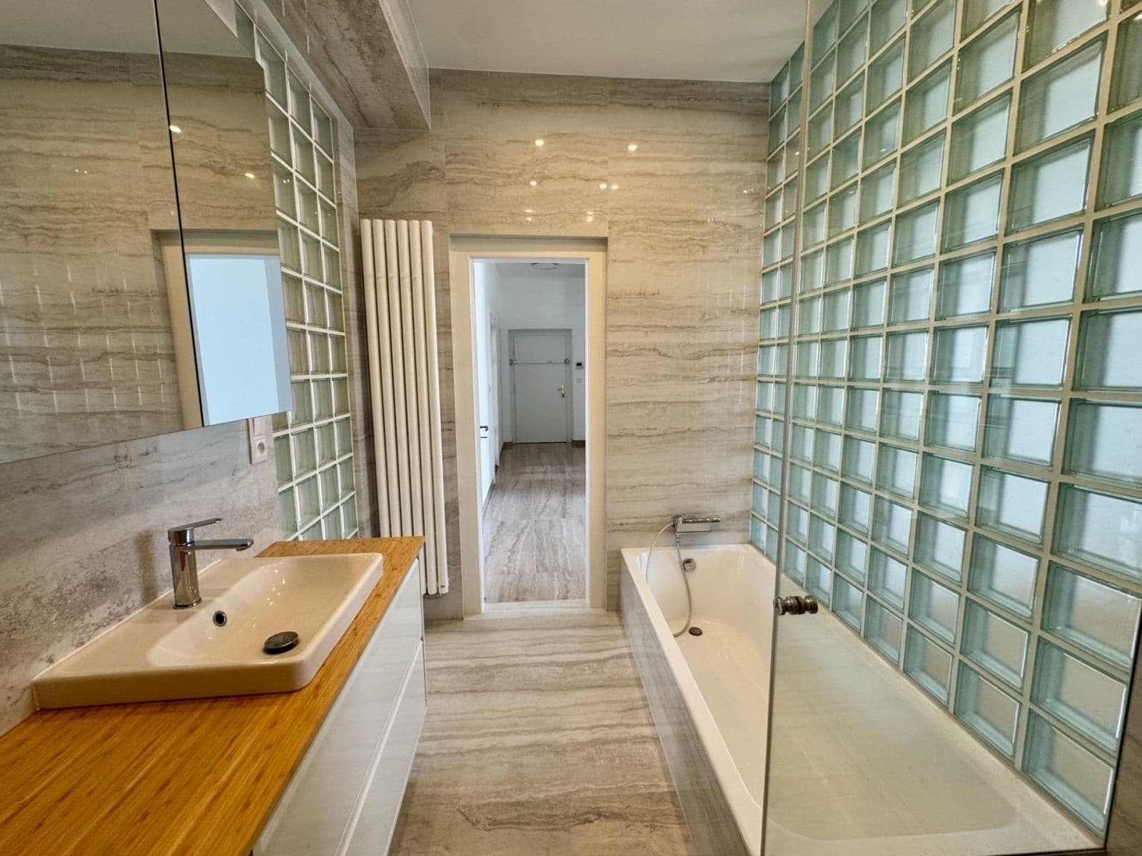 2 bedroom with open-plan kitchen flat to rent, 98 m², K Brusce, Prague, Prague 2 bedroom with open-plan kitchen flat to rent, 98 m², K Brusce, Prague, Prague