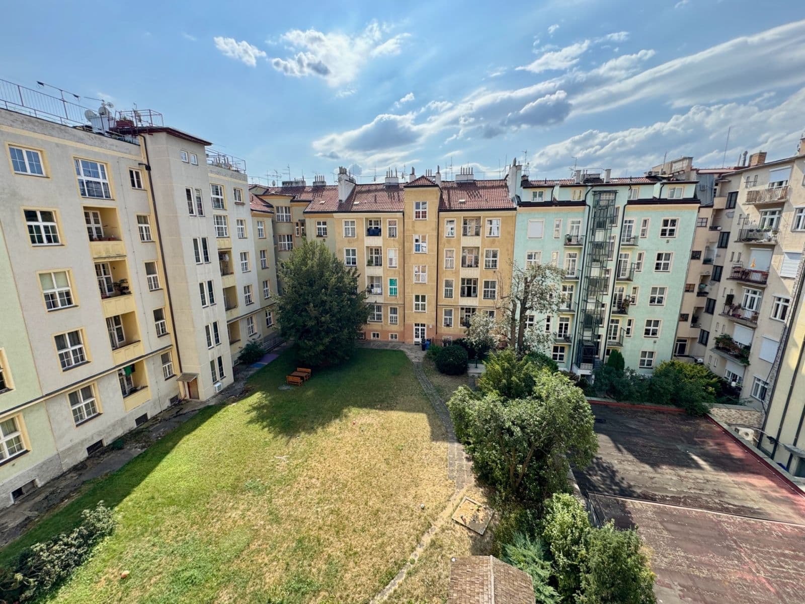 2 bedroom with open-plan kitchen flat to rent, 98 m², K Brusce, Prague, Prague 2 bedroom with open-plan kitchen flat to rent, 98 m², K Brusce, Prague, Prague