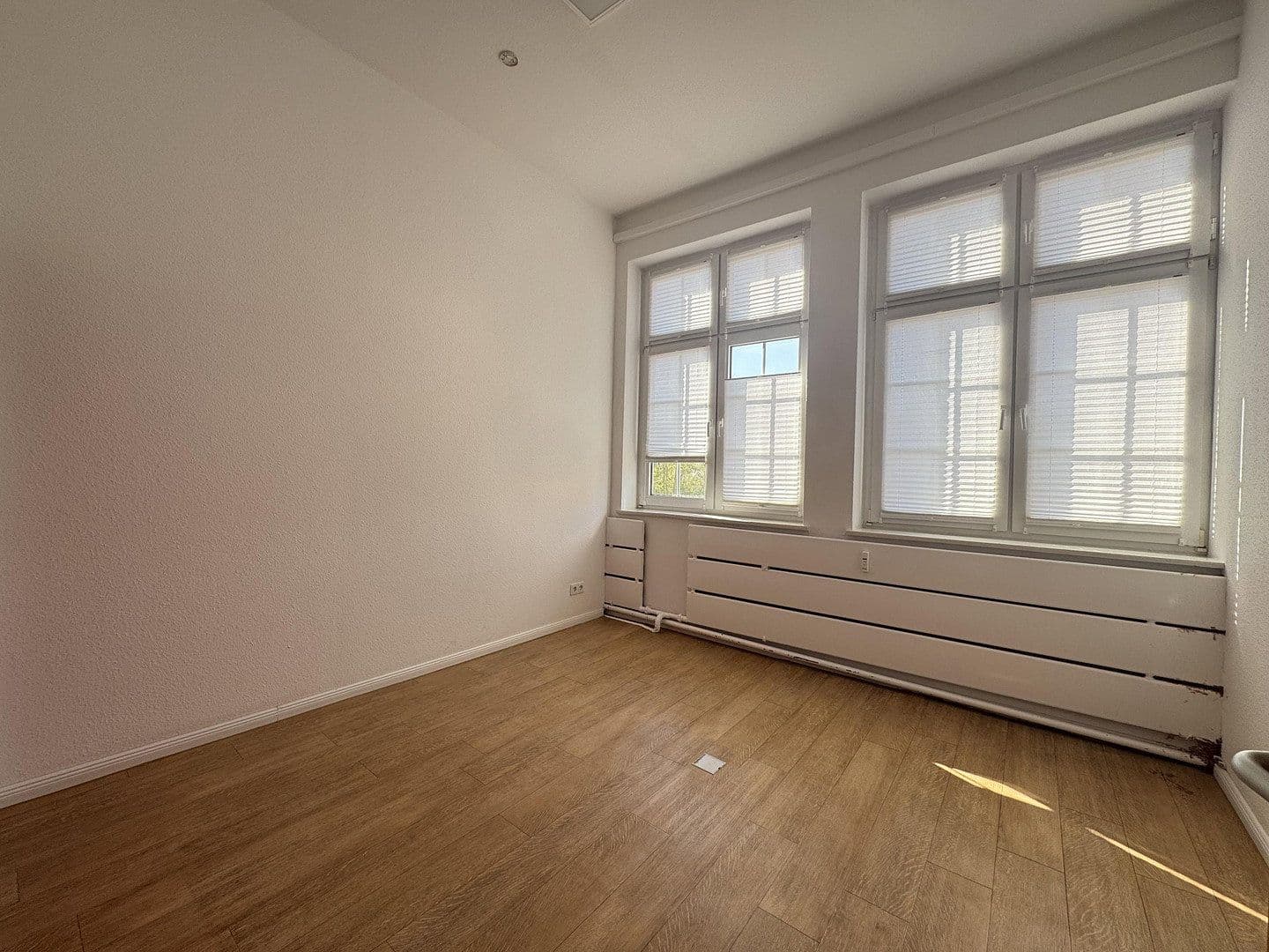 office to rent, 268 m², Leinstraße 56, Neustadt am Rübenberge, Lower Saxony office to rent, 268 m², Leinstraße 56, Neustadt am Rübenberge, Lower Saxony