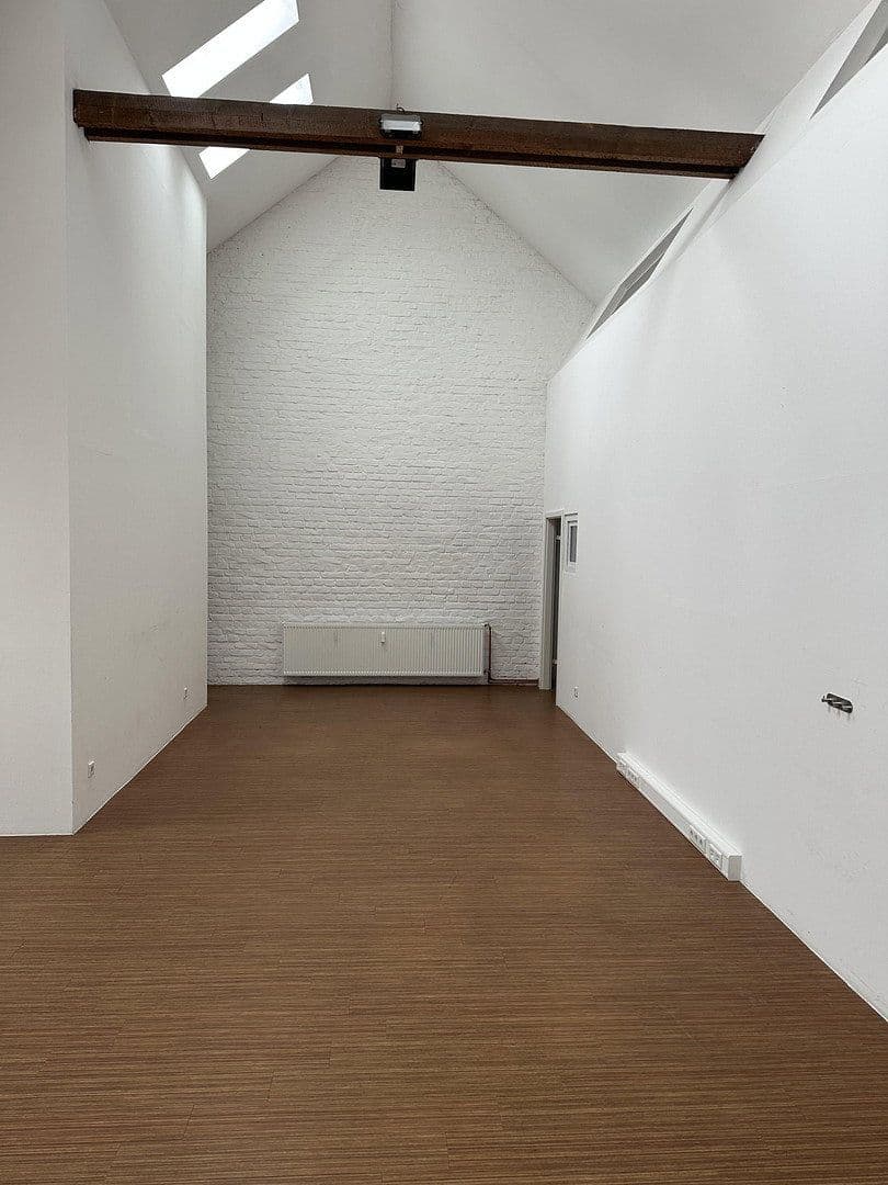 office to rent, 130 m², Oberbenrader Straße 51, Krefeld, North Rhine-Westphalia office to rent, 130 m², Oberbenrader Straße 51, Krefeld, North Rhine-Westphalia