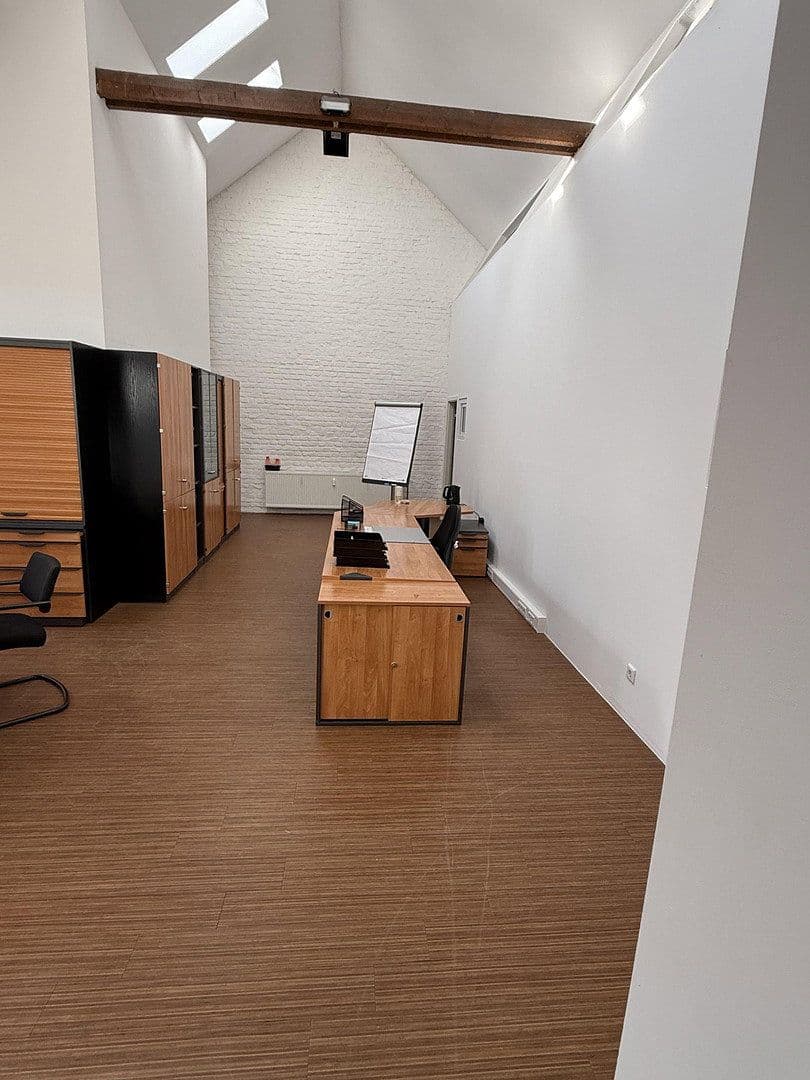 office to rent, 130 m², Oberbenrader Straße 51, Krefeld, North Rhine-Westphalia office to rent, 130 m², Oberbenrader Straße 51, Krefeld, North Rhine-Westphalia