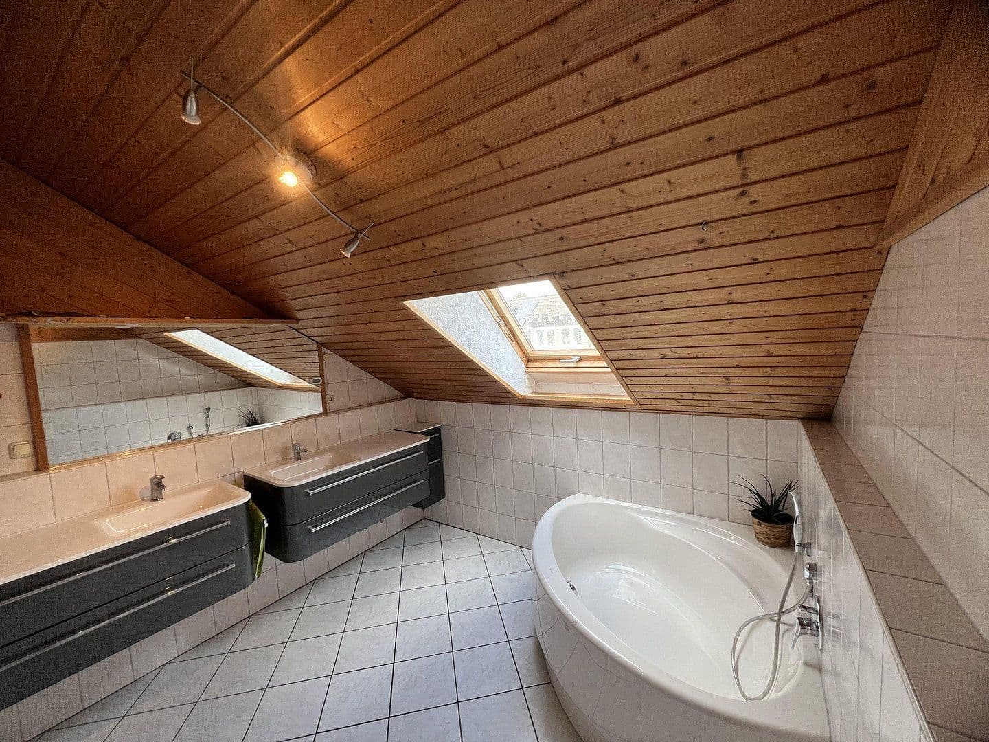 4 bedroom flat for sale, 111 m², Obertshausen, Hesse 4 bedroom flat for sale, 111 m², Obertshausen, Hesse