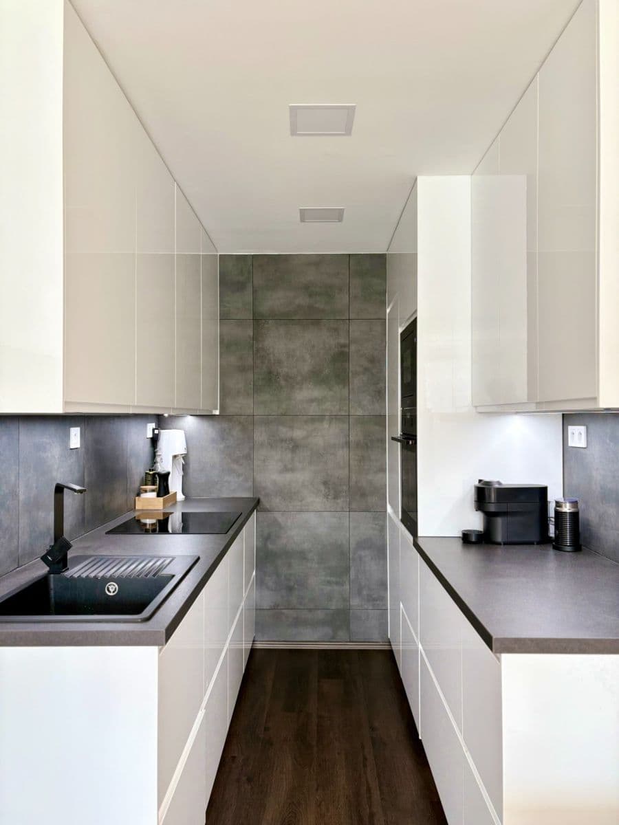1 bedroom with open-plan kitchen flat to rent, 44 m², Neapolská, Prague, Prague 1 bedroom with open-plan kitchen flat to rent, 44 m², Neapolská, Prague, Prague