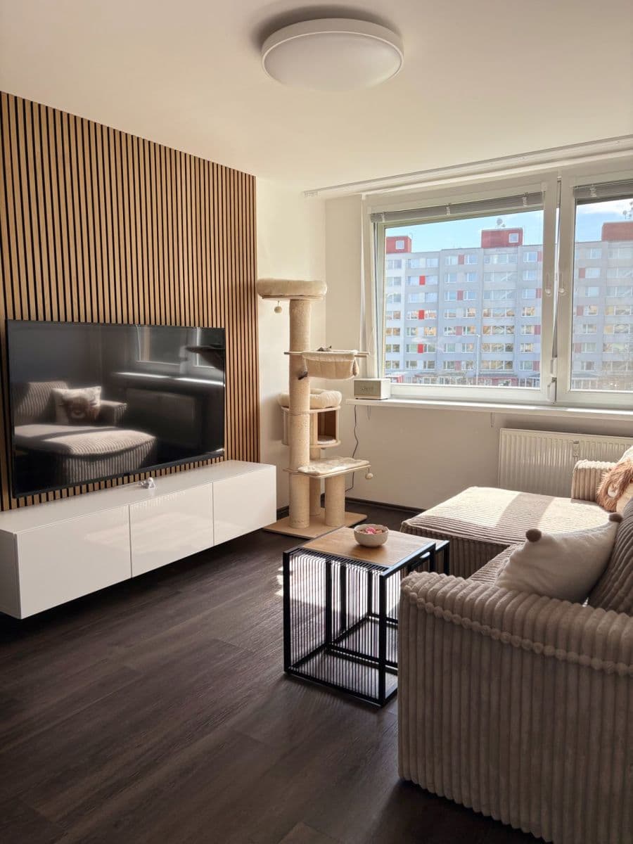 1 bedroom with open-plan kitchen flat to rent, 44 m², Neapolská, Prague, Prague 1 bedroom with open-plan kitchen flat to rent, 44 m², Neapolská, Prague, Prague