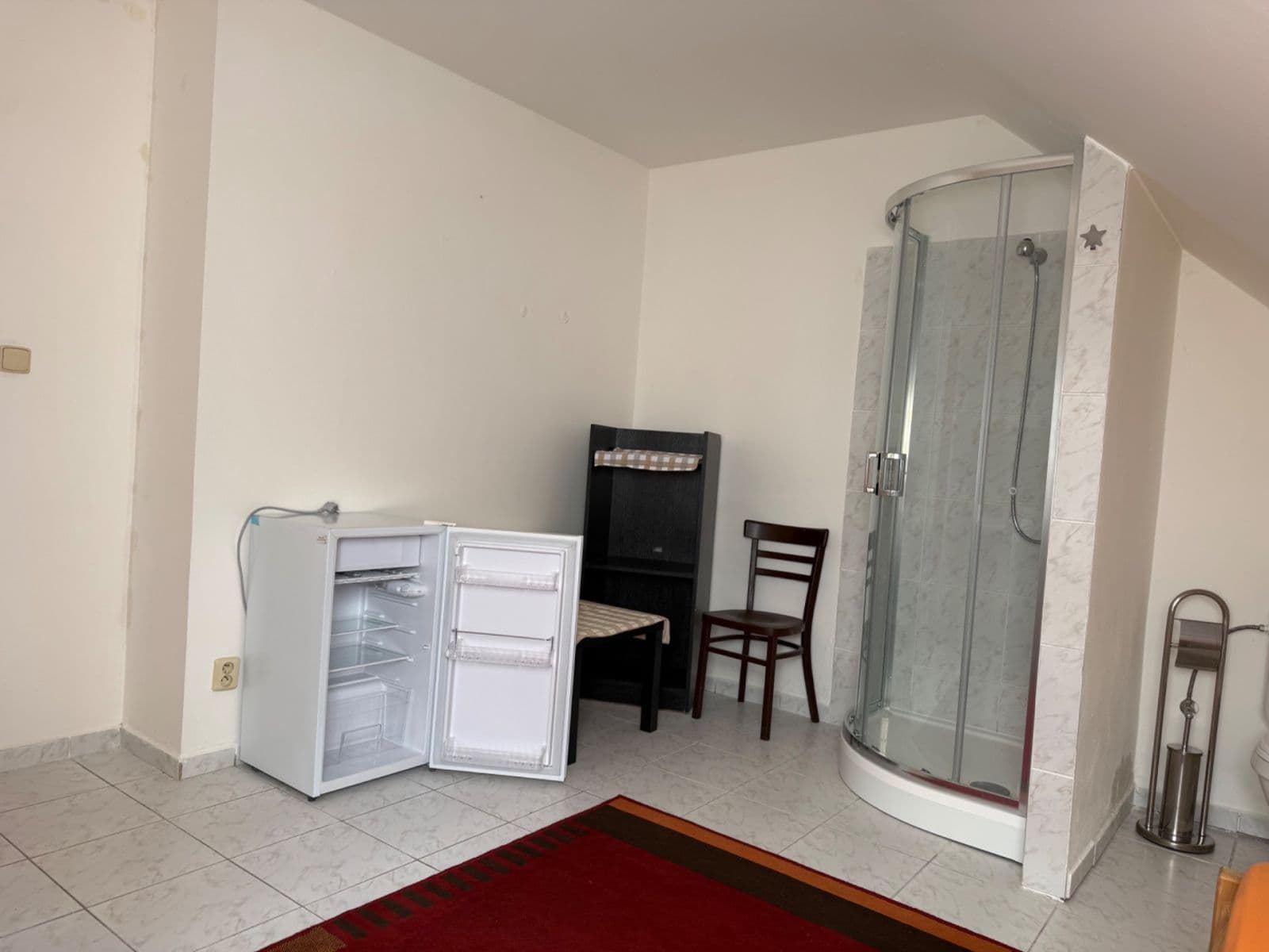Studio flat to rent, 18 m², V Podlískách, Braškov, Středočeský Region Studio flat to rent, 18 m², V Podlískách, Braškov, Středočeský Region