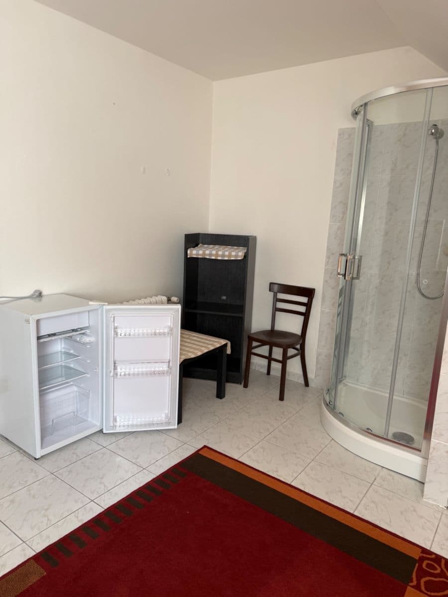 Studio flat to rent, 18 m², V Podlískách, Braškov, Středočeský Region Studio flat to rent, 18 m², V Podlískách, Braškov, Středočeský Region