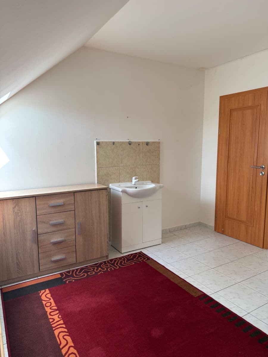 Studio flat to rent, 18 m², V Podlískách, Braškov, Středočeský Region Studio flat to rent, 18 m², V Podlískách, Braškov, Středočeský Region