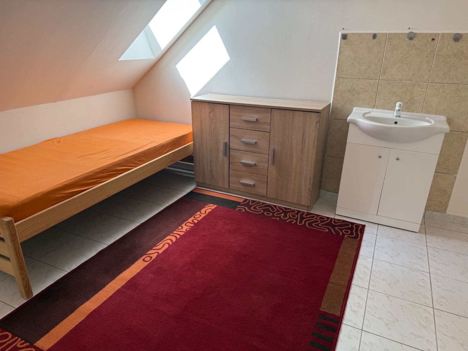 Studio flat to rent, 18 m², V Podlískách, Braškov, Středočeský Region Studio flat to rent, 18 m², V Podlískách, Braškov, Středočeský Region