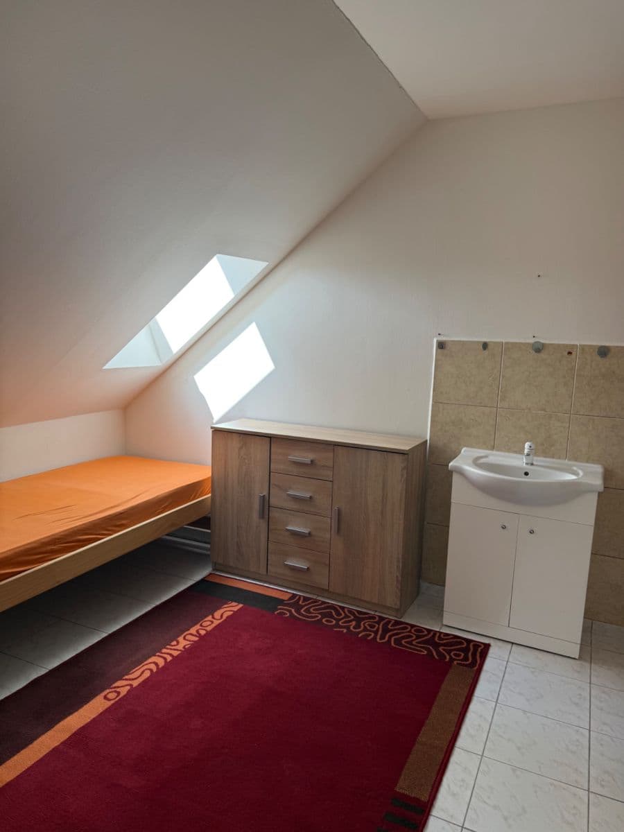 Studio flat to rent, 18 m², V Podlískách, Braškov, Středočeský Region Studio flat to rent, 18 m², V Podlískách, Braškov, Středočeský Region