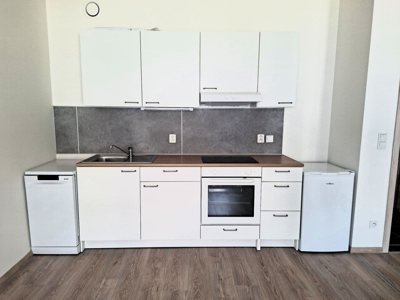 Studio flat to rent, 32 m², Arnošta Staňka, Prague, Prague Studio flat to rent, 32 m², Arnošta Staňka, Prague, Prague