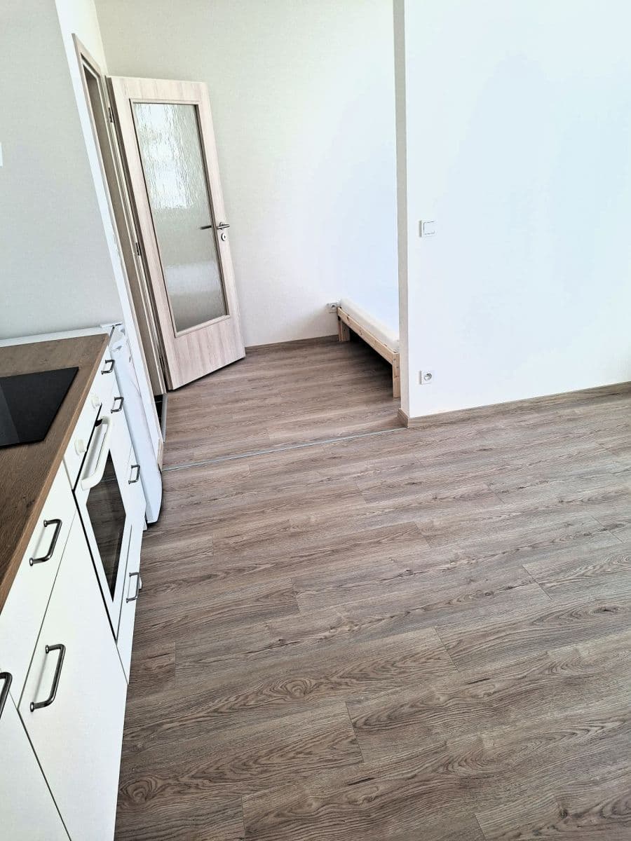 Studio flat to rent, 32 m², Arnošta Staňka, Prague, Prague Studio flat to rent, 32 m², Arnošta Staňka, Prague, Prague