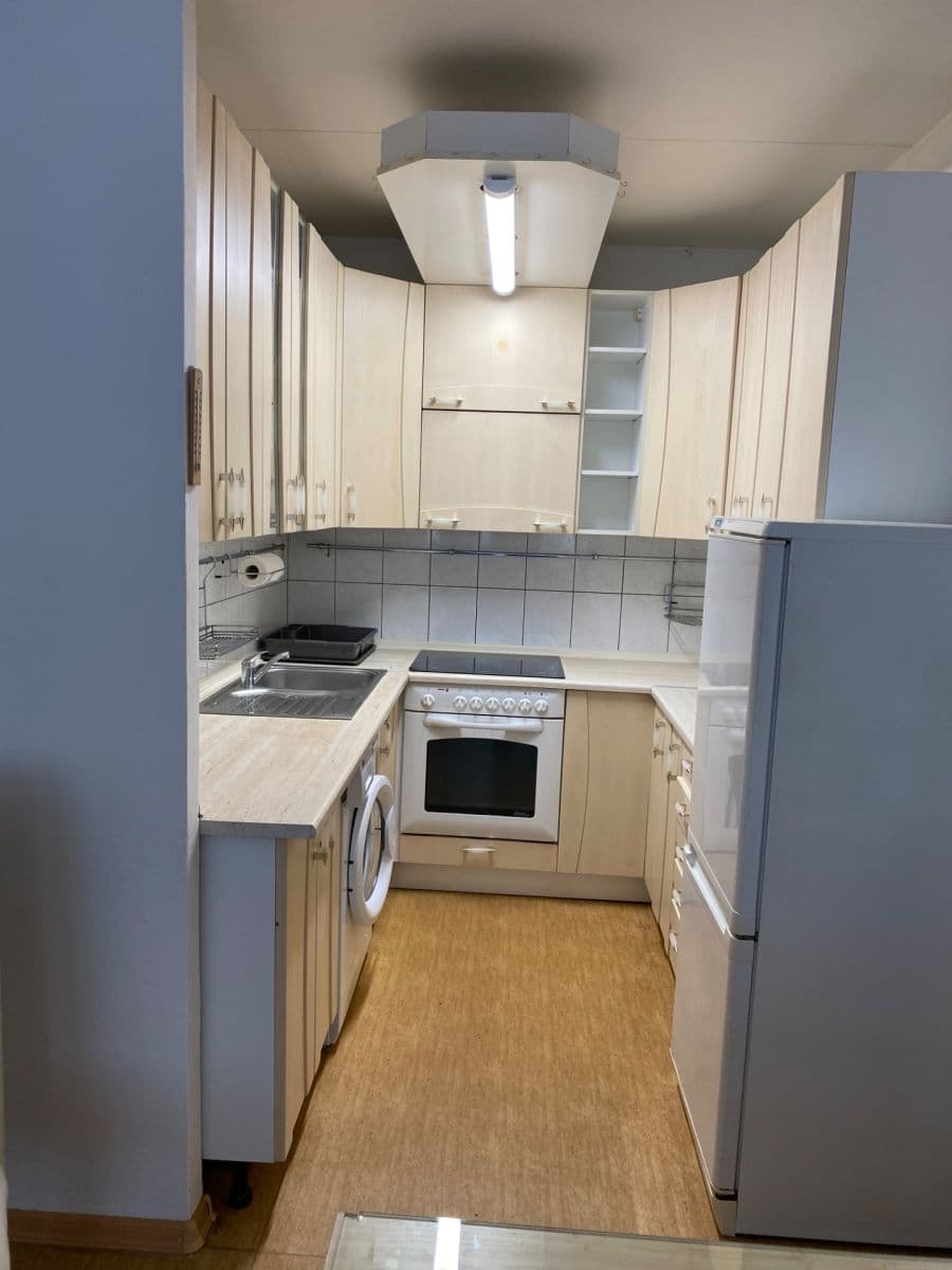 1 bedroom with open-plan kitchen flat to rent, 43 m², Hrdličkova, Prague, Prague 1 bedroom with open-plan kitchen flat to rent, 43 m², Hrdličkova, Prague, Prague