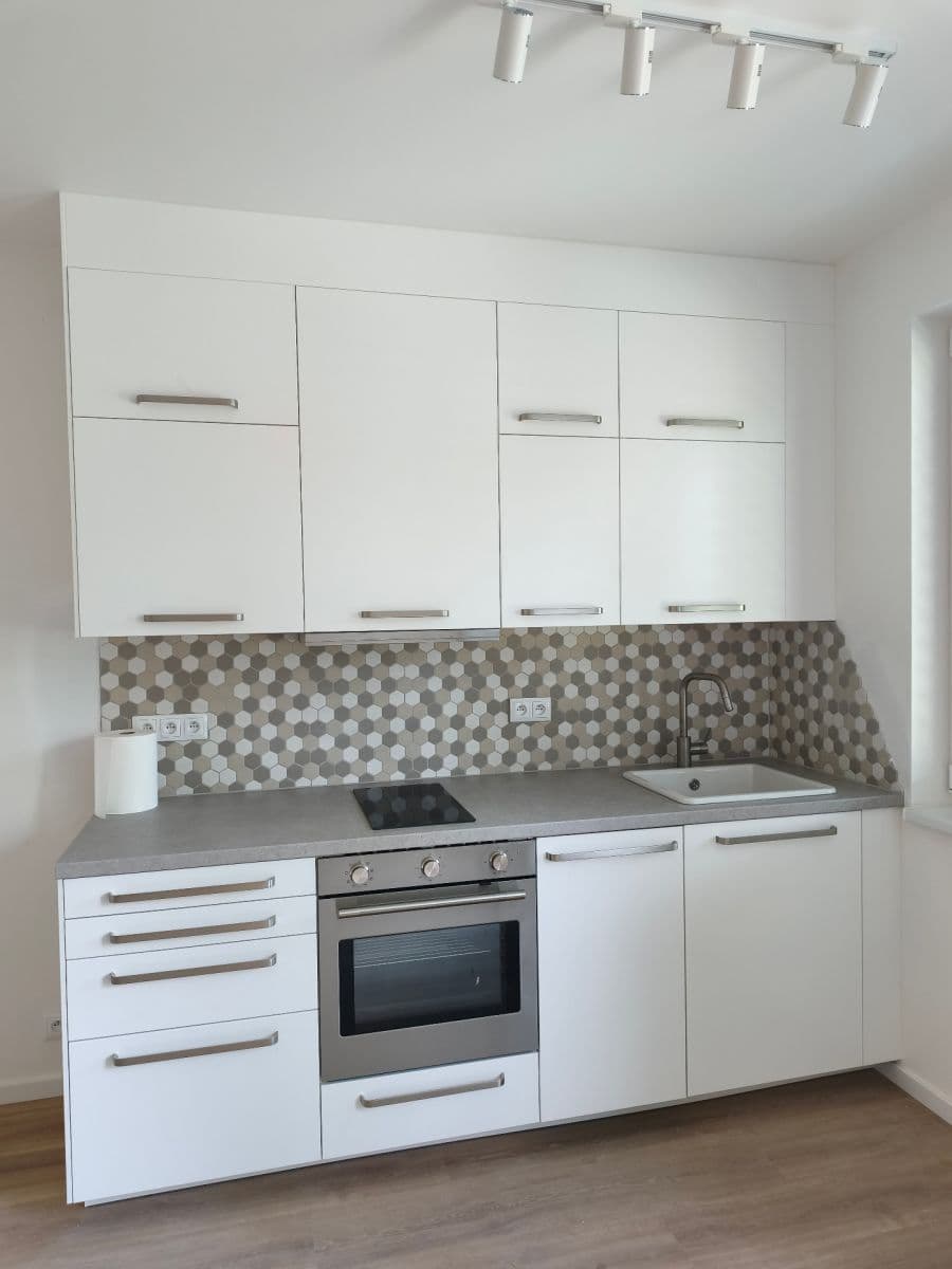 Studio flat to rent, 32 m², Divíškové, Prague, Prague Studio flat to rent, 32 m², Divíškové, Prague, Prague
