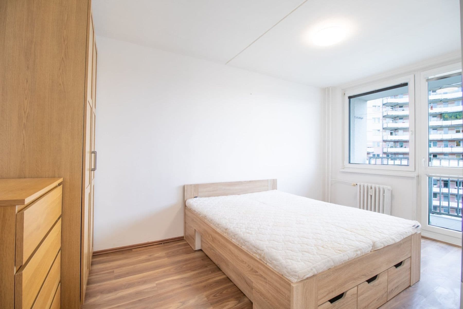 2 bedroom with open-plan kitchen flat to rent, 65 m², Bazovského, Prague, Prague 2 bedroom with open-plan kitchen flat to rent, 65 m², Bazovského, Prague, Prague