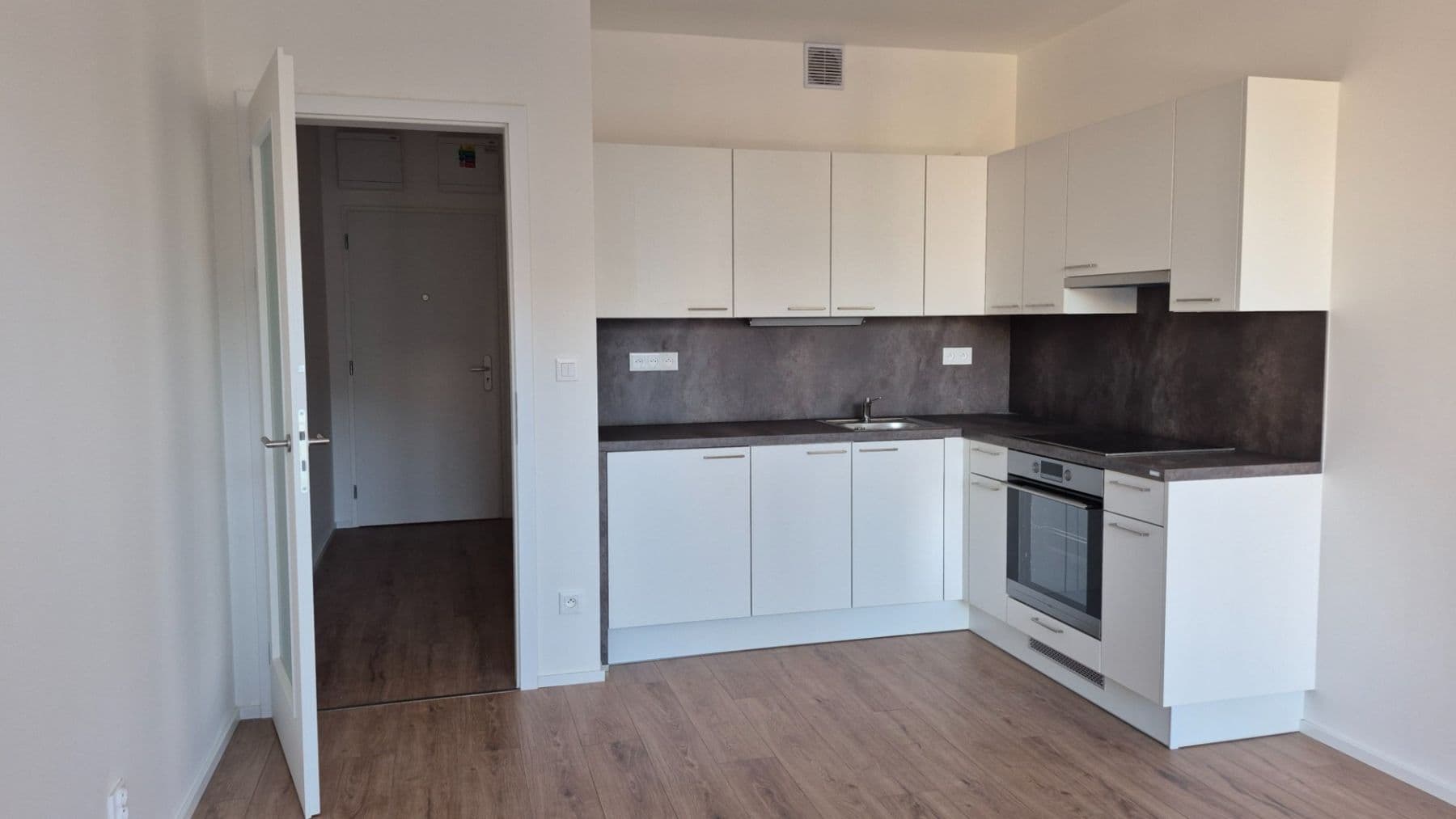 Studio flat to rent, 28 m², Brno, Jihomoravský Region Studio flat to rent, 28 m², Brno, Jihomoravský Region