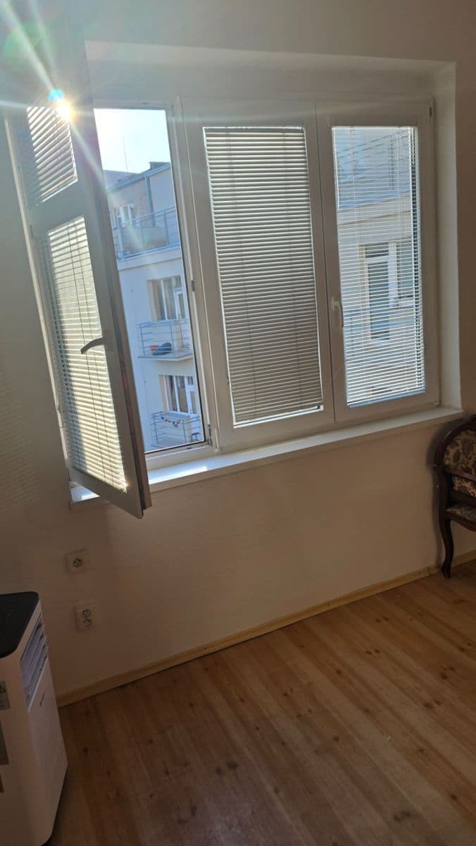 Studio flat to rent, 24 m², Křížová, Prague, Prague Studio flat to rent, 24 m², Křížová, Prague, Prague