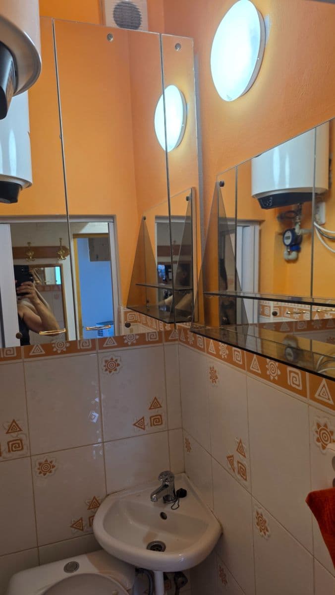 Studio flat to rent, 24 m², Křížová, Prague, Prague Studio flat to rent, 24 m², Křížová, Prague, Prague
