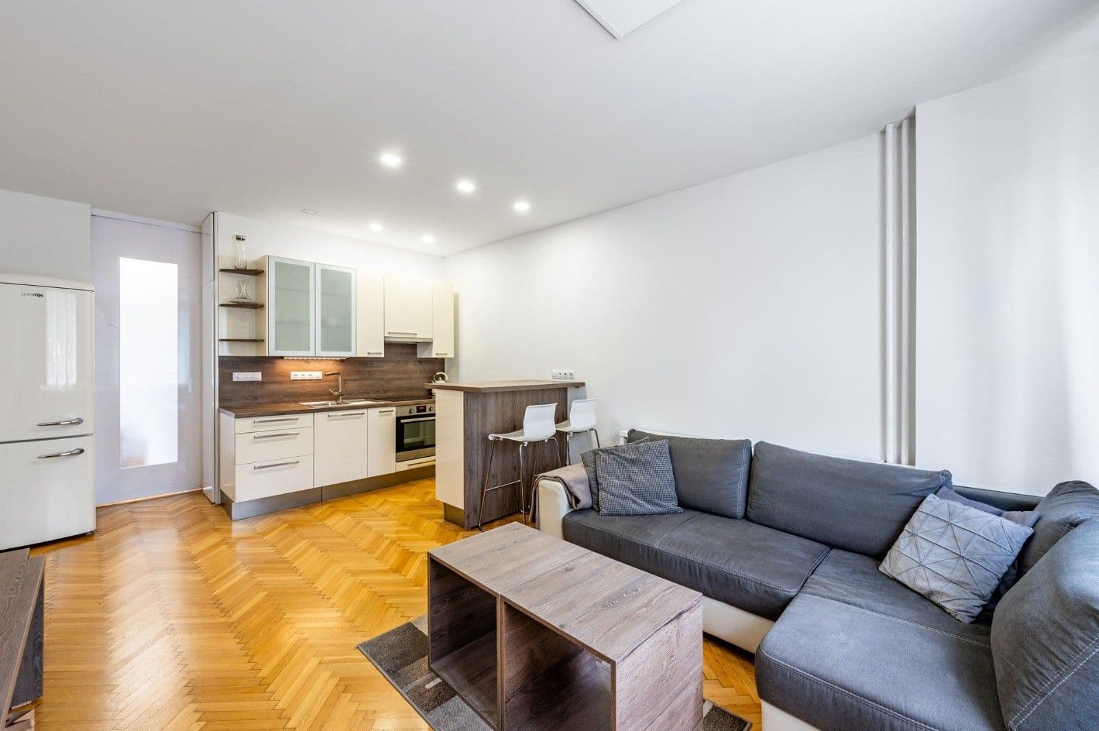 1 bedroom with open-plan kitchen flat to rent, 58 m², Sokolovská, Prague, Prague 1 bedroom with open-plan kitchen flat to rent, 58 m², Sokolovská, Prague, Prague