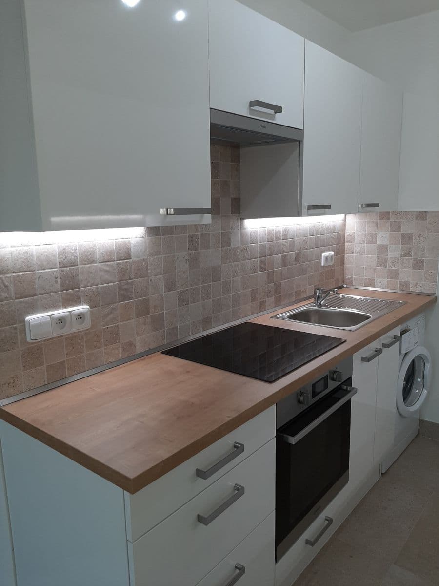 1 bedroom with open-plan kitchen flat to rent, 42 m², Stankovského, Čelákovice, Středočeský Region 1 bedroom with open-plan kitchen flat to rent, 42 m², Stankovského, Čelákovice, Středočeský Region