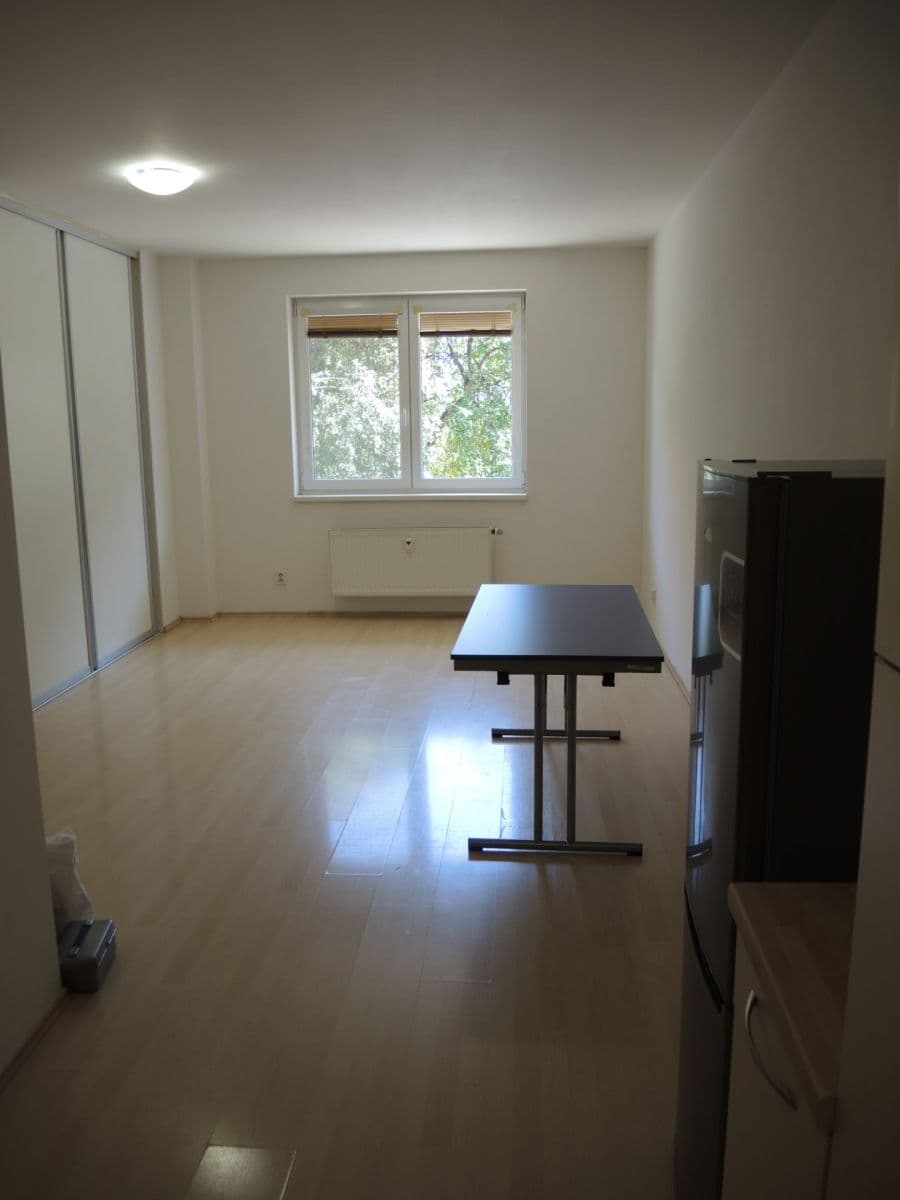 Studio flat to rent, 42 m², Elektrárenská, Prague, Prague Studio flat to rent, 42 m², Elektrárenská, Prague, Prague