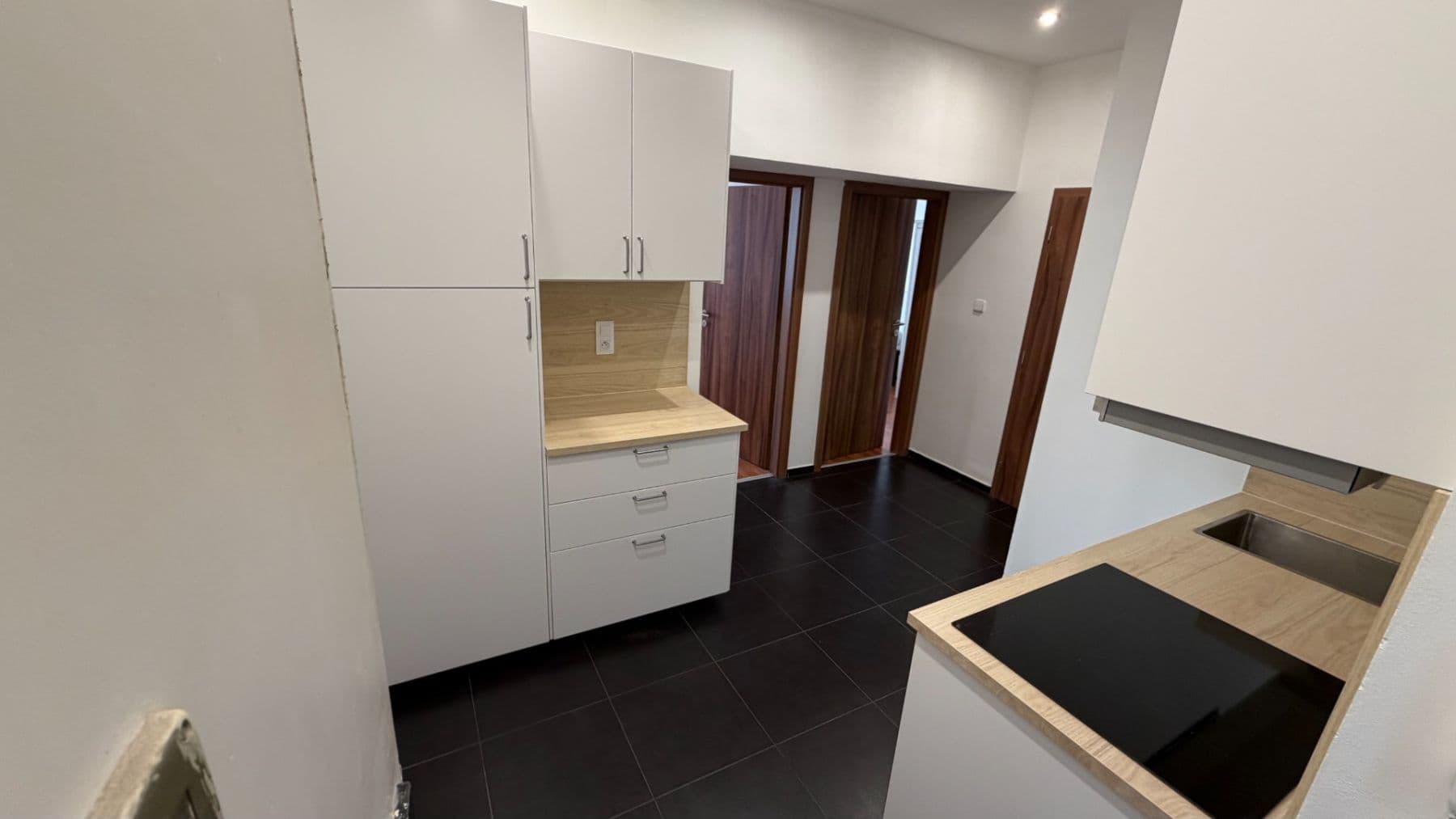 1 bedroom with open-plan kitchen flat to rent, 54 m², Holandská, Prague, Prague 1 bedroom with open-plan kitchen flat to rent, 54 m², Holandská, Prague, Prague