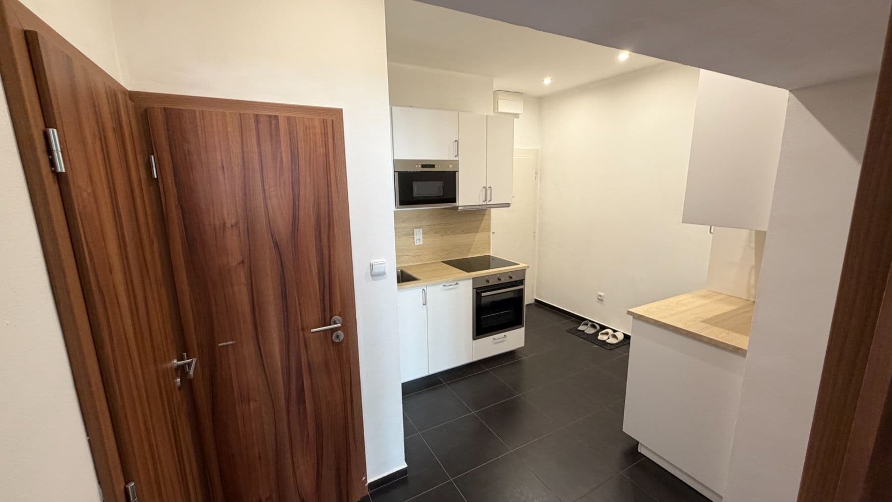 1 bedroom with open-plan kitchen flat to rent, 54 m², Holandská, Prague, Prague 1 bedroom with open-plan kitchen flat to rent, 54 m², Holandská, Prague, Prague