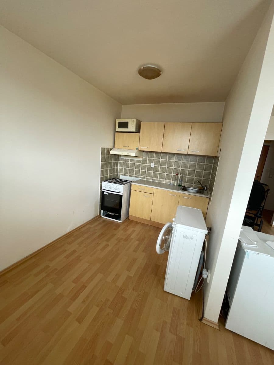 Studio flat to rent, 40 m², Hvězdova, Prague, Prague Studio flat to rent, 40 m², Hvězdova, Prague, Prague