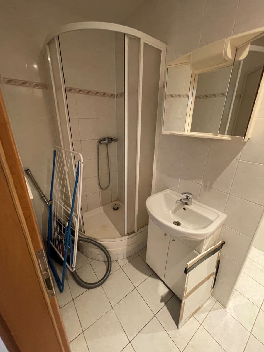 Studio flat to rent, 40 m², Hvězdova, Prague, Prague Studio flat to rent, 40 m², Hvězdova, Prague, Prague
