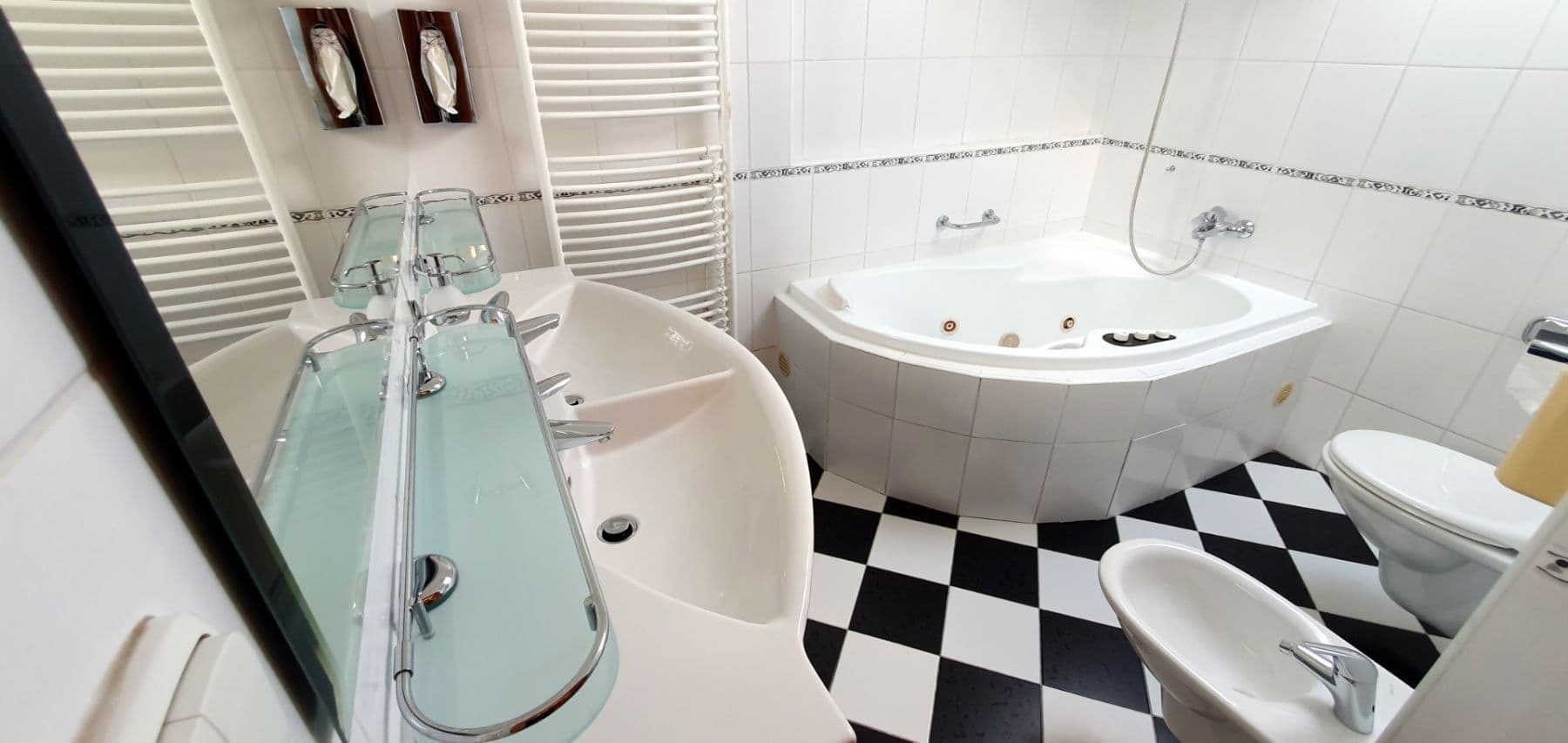 2 bedroom with open-plan kitchen flat to rent, 119 m², Mladotova, Prague, Prague 2 bedroom with open-plan kitchen flat to rent, 119 m², Mladotova, Prague, Prague