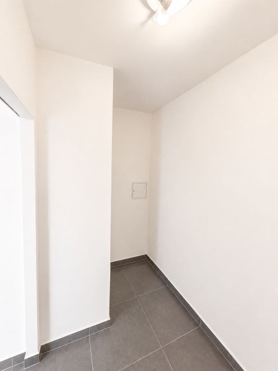 1 bedroom with open-plan kitchen flat to rent, 61 m², 5. května, Měšice, Středočeský Region 1 bedroom with open-plan kitchen flat to rent, 61 m², 5. května, Měšice, Středočeský Region