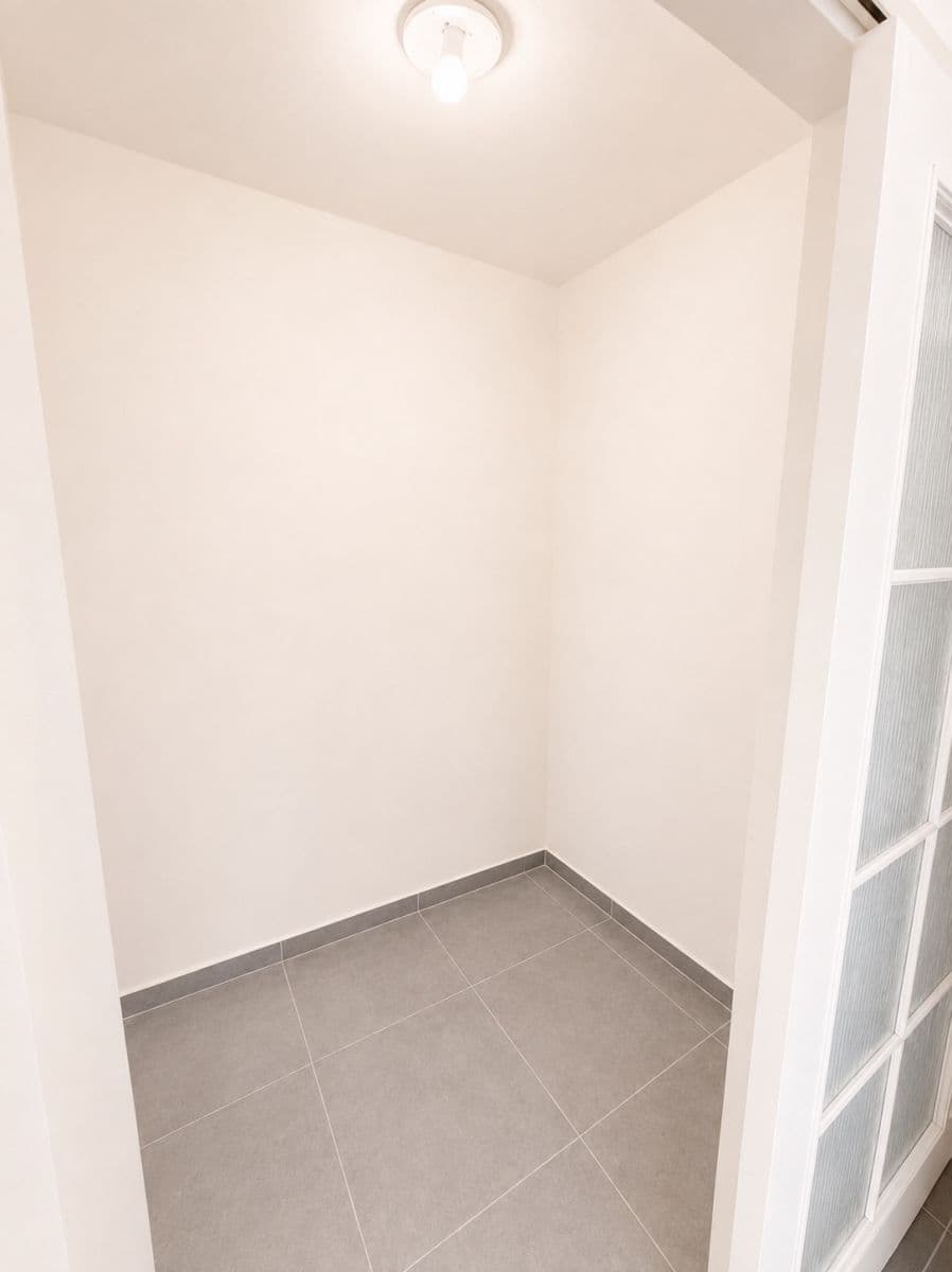 1 bedroom with open-plan kitchen flat to rent, 61 m², 5. května, Měšice, Středočeský Region 1 bedroom with open-plan kitchen flat to rent, 61 m², 5. května, Měšice, Středočeský Region