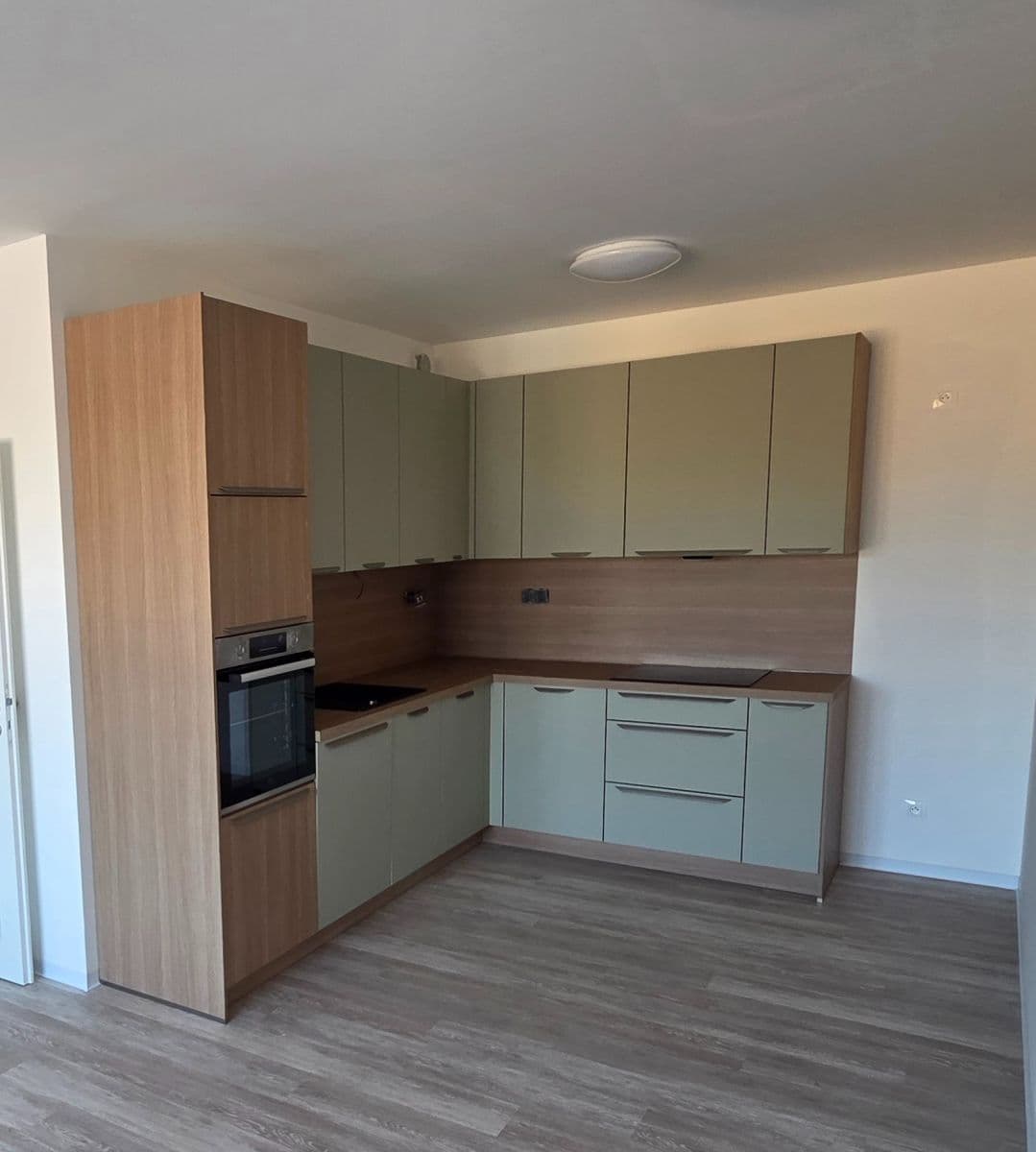 1 bedroom with open-plan kitchen flat to rent, 60 m², Pražská, Velké Přílepy, Středočeský Region 1 bedroom with open-plan kitchen flat to rent, 60 m², Pražská, Velké Přílepy, Středočeský Region