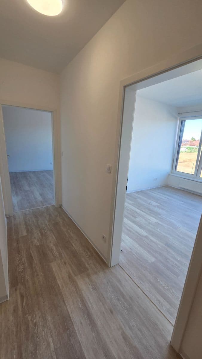 1 bedroom with open-plan kitchen flat to rent, 60 m², Pražská, Velké Přílepy, Středočeský Region 1 bedroom with open-plan kitchen flat to rent, 60 m², Pražská, Velké Přílepy, Středočeský Region
