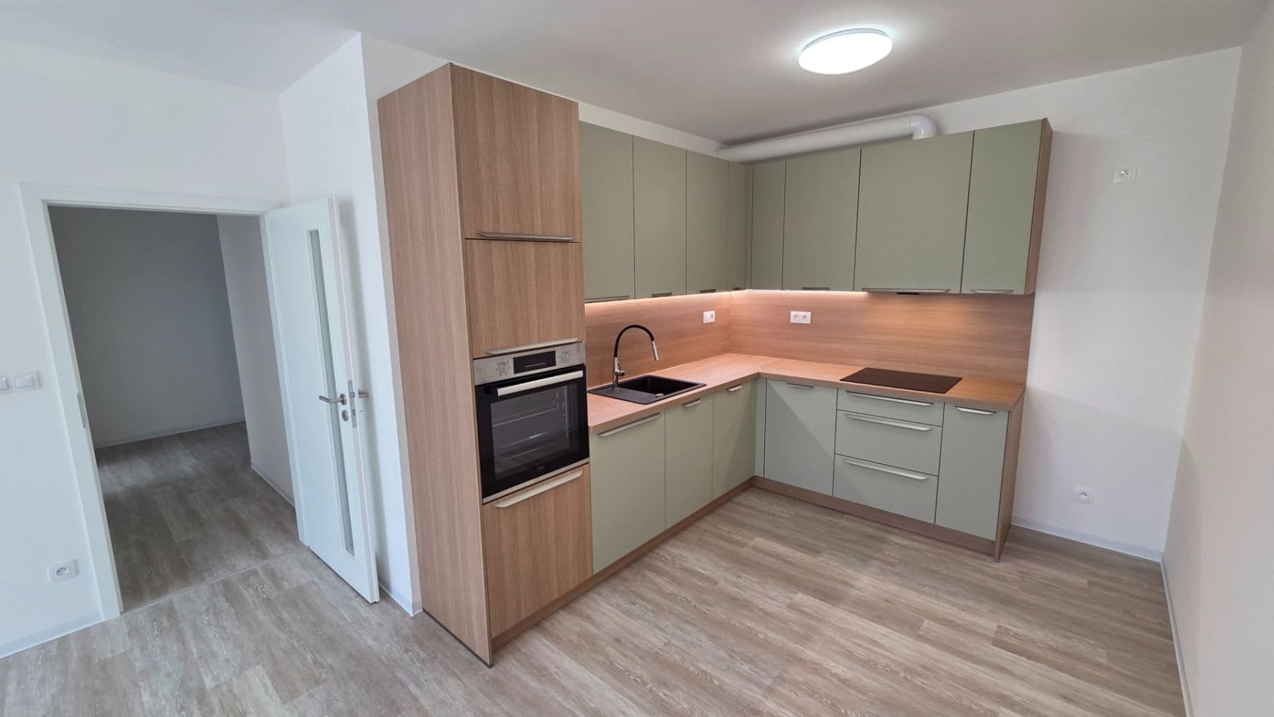 1 bedroom with open-plan kitchen flat to rent, 60 m², Pražská, Velké Přílepy, Středočeský Region 1 bedroom with open-plan kitchen flat to rent, 60 m², Pražská, Velké Přílepy, Středočeský Region
