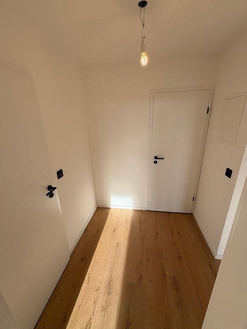2 bedroom with open-plan kitchen flat to rent, 92 m², Nürtingen, Baden-Württemberg 2 bedroom with open-plan kitchen flat to rent, 92 m², Nürtingen, Baden-Württemberg