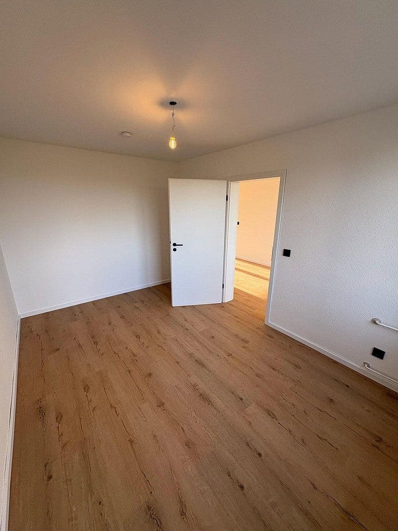 2 bedroom with open-plan kitchen flat to rent, 92 m², Nürtingen, Baden-Württemberg 2 bedroom with open-plan kitchen flat to rent, 92 m², Nürtingen, Baden-Württemberg