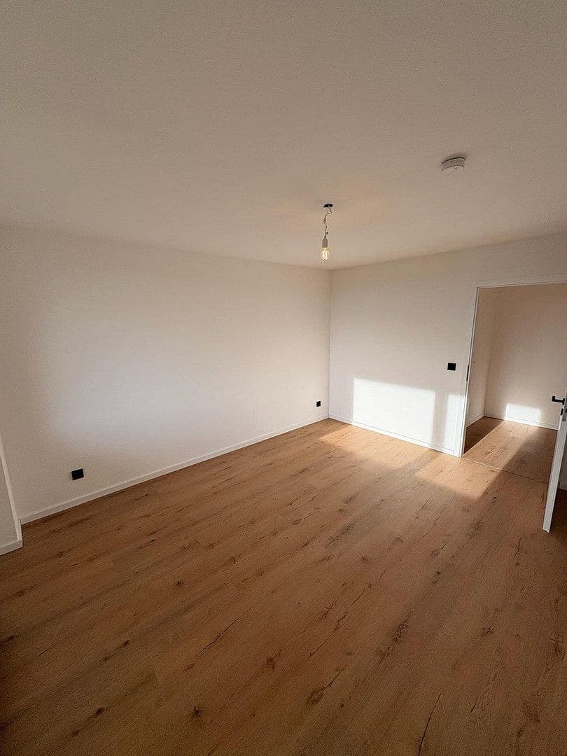2 bedroom with open-plan kitchen flat to rent, 92 m², Nürtingen, Baden-Württemberg 2 bedroom with open-plan kitchen flat to rent, 92 m², Nürtingen, Baden-Württemberg