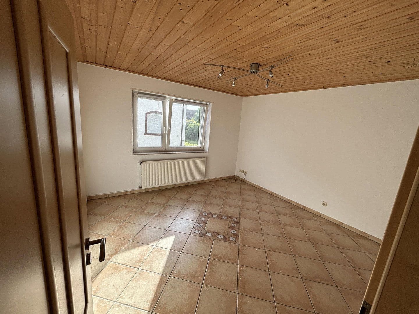 4 bedroom flat to rent, 110 m², Grüntalstr 12, Hösbach, Bavaria 4 bedroom flat to rent, 110 m², Grüntalstr 12, Hösbach, Bavaria