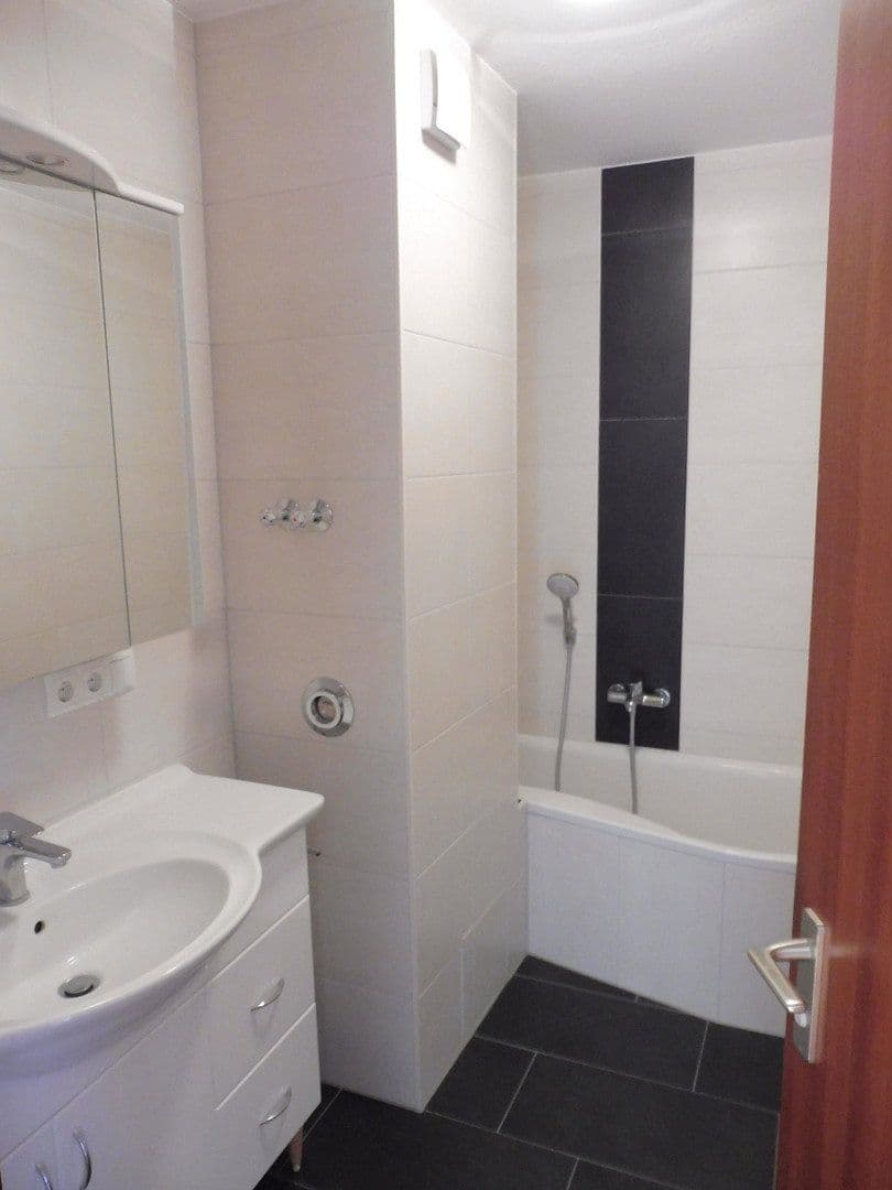 3 bedroom flat to rent, 97 m², Würzburg, Bavaria 3 bedroom flat to rent, 97 m², Würzburg, Bavaria